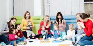 Mom Friends {easier to find than expected} Making mom friends in a mom group.