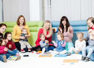 Mom Friends {easier to find than expected} Making mom friends in a mom group.