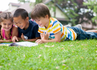 The Westchester Mom’s Guide to Summer Reading Kids doing their summer reading.