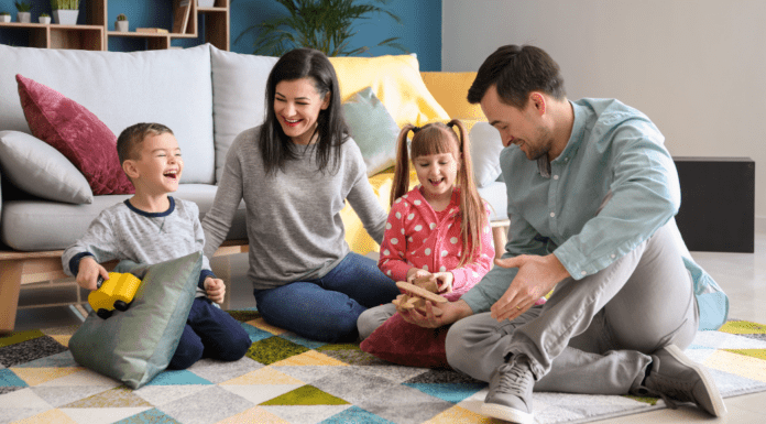 Sex and the Single Mom: How to Introduce Your Babies to Your New Bae A woman introducing her children to her new boyfriend.