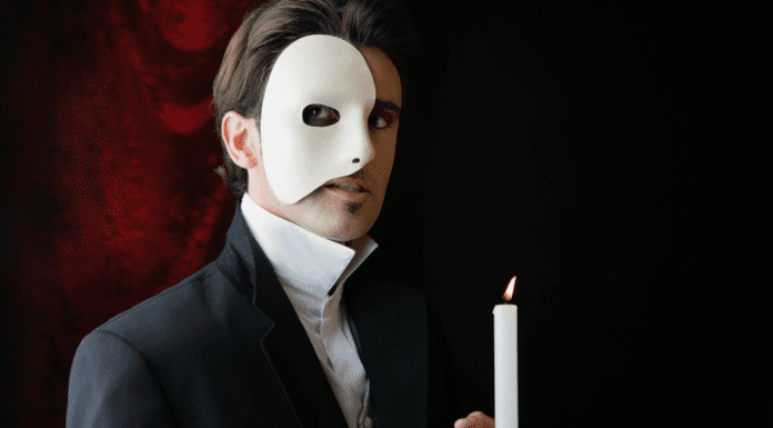 Phantom :: A Night At The Westchester Broadway Theatre Phantom