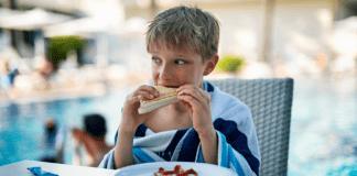Poolside Snacks For Kids That You’ll Feel Good About pool snacks
