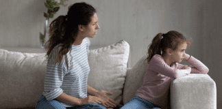 Mom fighting with daughter.