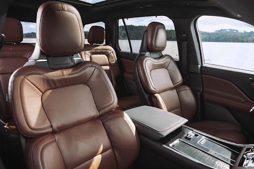 Lincoln Aviator interior.