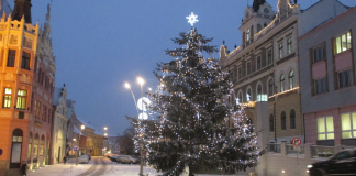 Hallmark Holiday Towns to Visit A Christmas town.