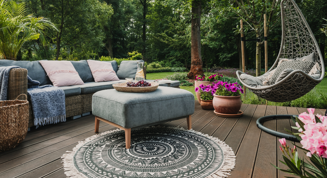 An outdoor patio with plants. 