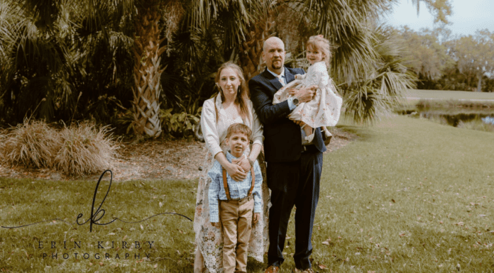 5 Reasons to Book Spring Family Photos A family taking spring photos.