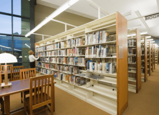 A library full of booshelves.