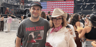 Manifesting Beyoncé A mom and son at a Paris Beyonce concert.