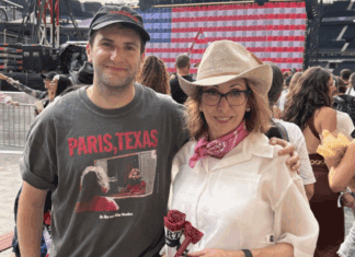 A mom and son at a Paris Beyonce concert.