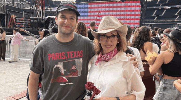 A mom and son at a Paris Beyonce concert.
