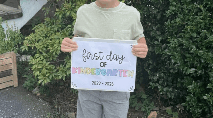 A sign for the first day of kindergarten.