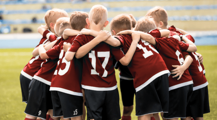 When Youth Sports Stop Being Fun A sports team in a huddle.